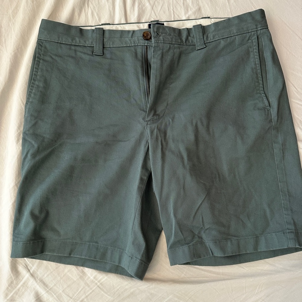 J Crew 9” men’s shorts